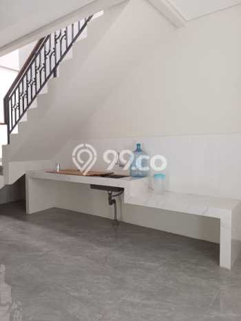 Ready to Use! Luxury House LT 200m2 Desain Elegan di Kota Wisata Ready to Use! Luxury House LT 200m2 Desain Elegan di Kota Wisata