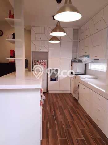 Rumah Elit Modern Tanpa Renovasi di Cirendeu Jakarta Selatan Rumah Elit Modern Tanpa Renovasi di Cirendeu Jakarta Selatan