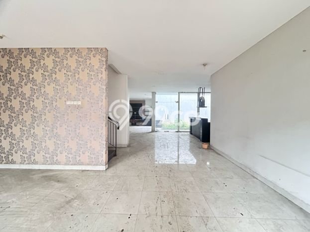Ready to Use! Luxury House LT 200m2 Desain Modern di Raffles Hills Ready to Use! Luxury House LT 200m2 Desain Modern di Raffles Hills