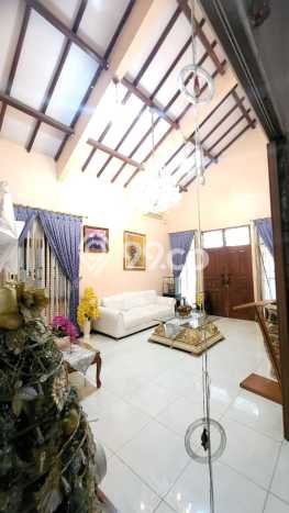 Rumah Mewah LB 500m2 Siap Pakai Desain Elegan di Pondok Gede, Bekasi Rumah Mewah LB 500m2 Siap Pakai Desain Elegan di Pondok Gede, Bekasi