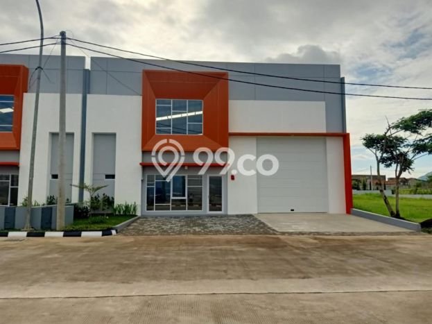 Gudang Dijual di Bandung LT 810m2 & LB 540m2 Lokasi Terbaik! Gudang Dijual di Bandung LT 810m2 & LB 540m2 Lokasi Terbaik!