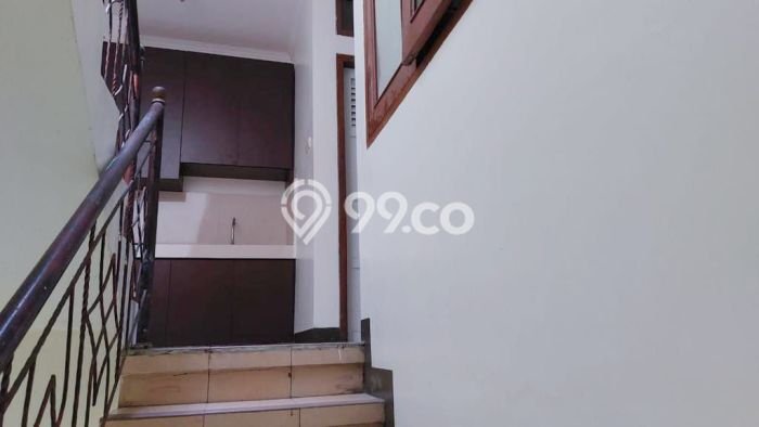 Ruko Disewa di Bandung dengan LB 180m2 Area Komersial Ramai Ruko Disewa di Bandung dengan LB 180m2 Area Komersial Ramai