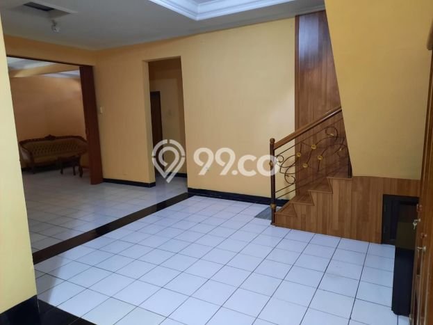 Rumah sewa siap huni 6 Kamar Tidur di Sukaluyu, Bandung Rumah sewa siap huni 6 Kamar Tidur di Sukaluyu, Bandung
