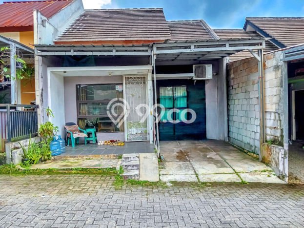 Jual Rumah Strategis Bagus Punya 2 KT di Sawangan Depok SHM Jual Rumah Strategis Bagus Punya 2 KT di Sawangan Depok SHM