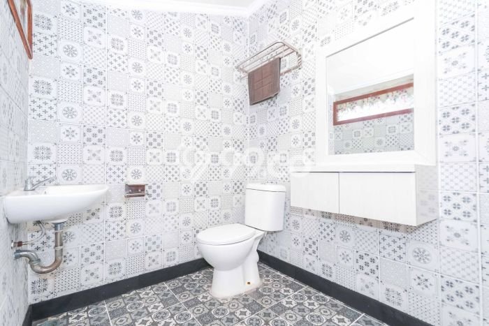 Rumah Mewah Siap Huni LT 1025m2 di Jagakarsa, Jakarta Selatan Rumah Mewah Siap Huni LT 1025m2 di Jagakarsa, Jakarta Selatan