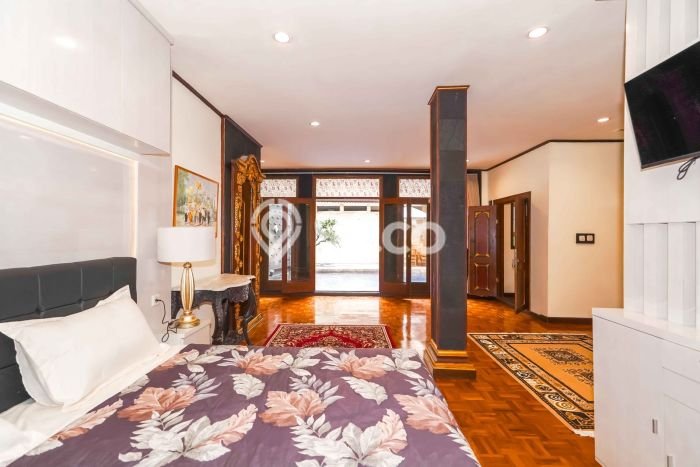 Rumah Mewah Siap Huni LT 1025m2 di Jagakarsa, Jakarta Selatan Rumah Mewah Siap Huni LT 1025m2 di Jagakarsa, Jakarta Selatan