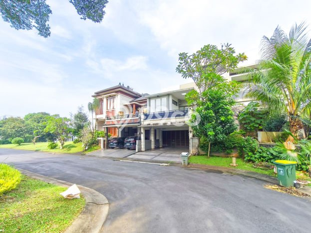 For Sale! Premium House LT 538m2 Desain Elegan di Bintaro For Sale! Premium House LT 538m2 Desain Elegan di Bintaro