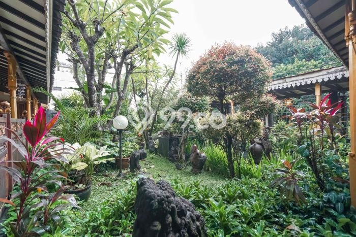 Rumah Mewah Siap Huni LT 1025m2 di Jagakarsa, Jakarta Selatan Rumah Mewah Siap Huni LT 1025m2 di Jagakarsa, Jakarta Selatan