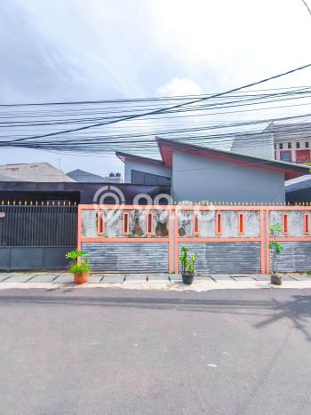 Rumah Eksklusif Siap Huni LT 189m2 di Pasar Minggu, Jakarta Selatan Rumah Eksklusif Siap Huni LT 189m2 di Pasar Minggu, Jakarta Selatan