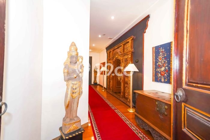 Rumah Mewah Siap Huni LT 1025m2 di Jagakarsa, Jakarta Selatan Rumah Mewah Siap Huni LT 1025m2 di Jagakarsa, Jakarta Selatan