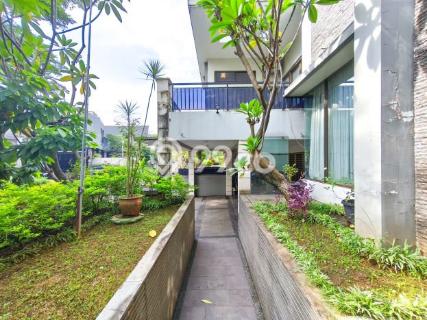 For Sale! Premium House LT 538m2 Desain Elegan di Bintaro For Sale! Premium House LT 538m2 Desain Elegan di Bintaro