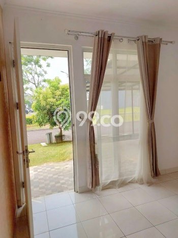 Rumah Mewah Dijual LT 136m2 di BSD, Tangerang Selatan Rumah Mewah Dijual LT 136m2 di BSD, Tangerang Selatan