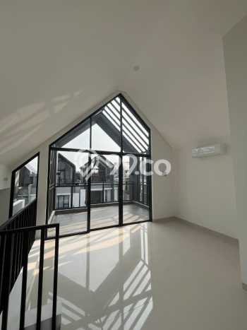 Rumah Mewah LB 81m2 Siap Pakai Desain Elegan di Cireundeu, Tangerang Rumah Mewah LB 81m2 Siap Pakai Desain Elegan di Cireundeu, Tangerang