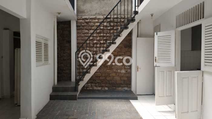 Rumah Mewah Dijual LT 244m2 di Kebayoran Baru, Jakarta Selatan Rumah Mewah Dijual LT 244m2 di Kebayoran Baru, Jakarta Selatan