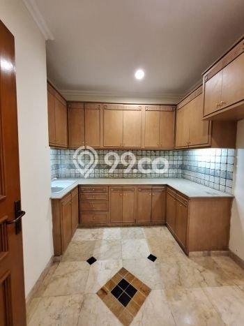 Rumah Eksklusif Siap Huni LT 300m2 di Cinere, Depok Rumah Eksklusif Siap Huni LT 300m2 di Cinere, Depok