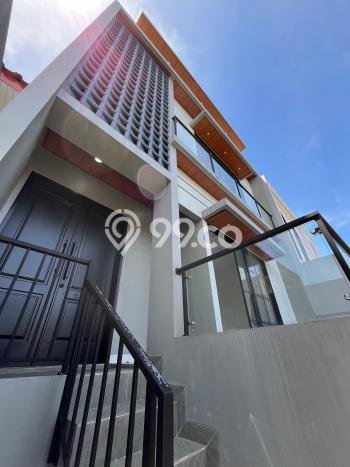Siap Huni Rumah Mewah 3 Kamar di Cilandak Dekat ke Mana Saja Siap Huni Rumah Mewah 3 Kamar di Cilandak Dekat ke Mana Saja