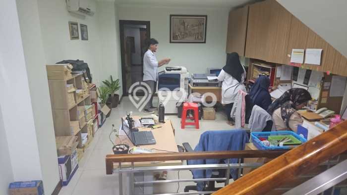 Unit Ruko Dijual di Jakarta Selatan LT 85m2 & LB 230m2 Unit Ruko Dijual di Jakarta Selatan LT 85m2 & LB 230m2