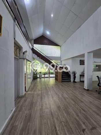 Siap Huni Rumah Mewah 3 Kamar di Kebayoran Baru Dekat ke Mana Pun Siap Huni Rumah Mewah 3 Kamar di Kebayoran Baru Dekat ke Mana Pun