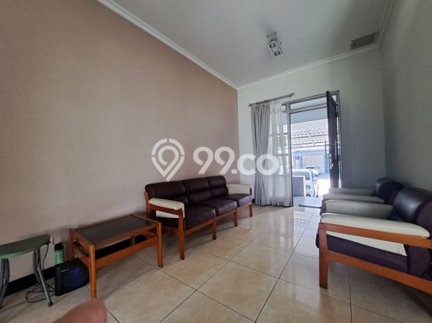 PROPERTI UNGGULAN! Rumah Strategis di , LT 300m2m² Bangunan 260m2m² PROPERTI UNGGULAN! Rumah Strategis di , LT 300m2m² Bangunan 260m2m²