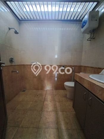 PROPERTI UNGGULAN! Rumah Strategis di , LT 300m2m² Bangunan 260m2m² PROPERTI UNGGULAN! Rumah Strategis di , LT 300m2m² Bangunan 260m2m²