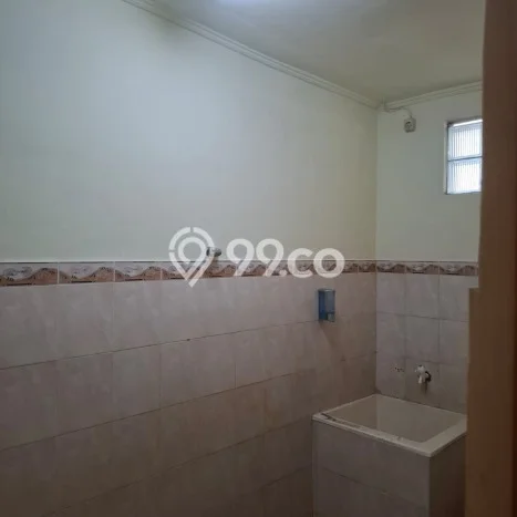 Disewakan! Rumah 3 Kamar Tidur &
2 Kamar Mandi di Pungkur, Bandung Disewakan! Rumah 3 Kamar Tidur &
2 Kamar Mandi di Pungkur, Bandung