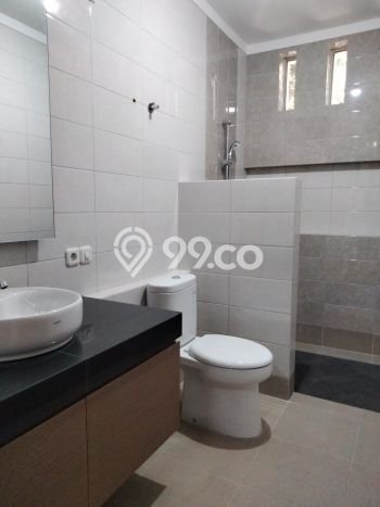 Disewakan! Rumah 5 Kamar Tidur &
4 Kamar Mandi di Setra Sari, Bandung Disewakan! Rumah 5 Kamar Tidur &
4 Kamar Mandi di Setra Sari, Bandung
