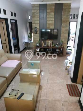 Rumah Nyaman area Cihanjuang, Bandung, LT 152m² Bangunan 285m² Rumah Nyaman area Cihanjuang, Bandung, LT 152m² Bangunan 285m²