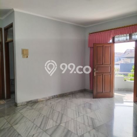Dijual Cepat Rumah 5 KT 4 KM di Surya Sumantri, Bandung Dijual Cepat Rumah 5 KT 4 KM di Surya Sumantri, Bandung