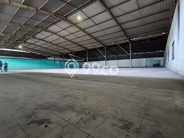 Disewakan Gudang di Kawasan Ramai Moch Toha Luas 2000m2 Disewakan Gudang di Kawasan Ramai Moch Toha Luas 2000m2