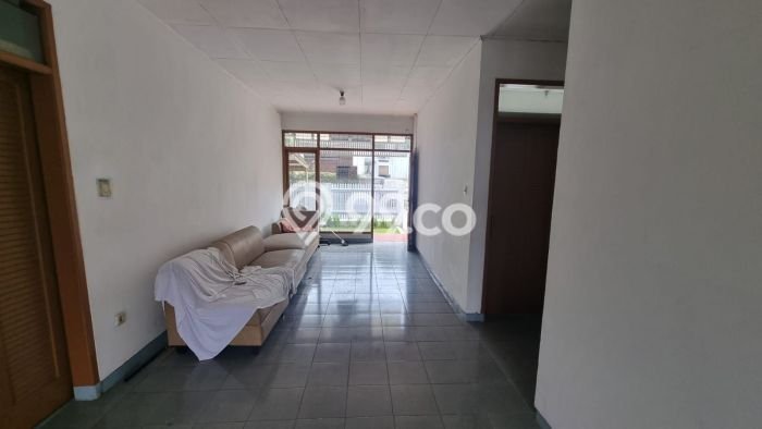 HOT DEAL! Jual Rumah Berkualitas di Cimahi Utara, Cimahi, Luas Tanah 203m2m² LB 100m2m² HOT DEAL! Jual Rumah Berkualitas di Cimahi Utara, Cimahi, Luas Tanah 203m2m² LB 100m2m²