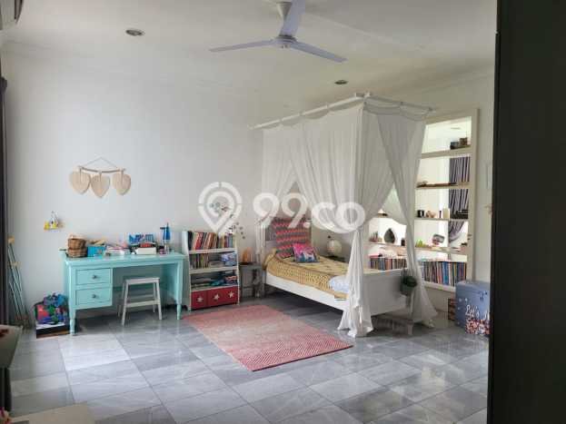 Rumah Elit Modern Tanpa Renovasi di Antasari Jakarta Selatan Rumah Elit Modern Tanpa Renovasi di Antasari Jakarta Selatan