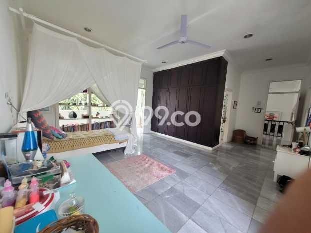 Rumah Elit Modern Tanpa Renovasi di Antasari Jakarta Selatan Rumah Elit Modern Tanpa Renovasi di Antasari Jakarta Selatan