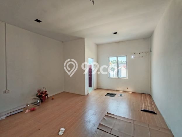 Ruko Lokasi Strategis di , Luas 200m2m², Mainroad Ruko Lokasi Strategis di , Luas 200m2m², Mainroad