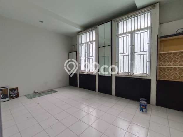 Ruko Dijual di Batam LT 92m2 & LB 180m2 Lokasi Terbaik! Ruko Dijual di Batam LT 92m2 & LB 180m2 Lokasi Terbaik!