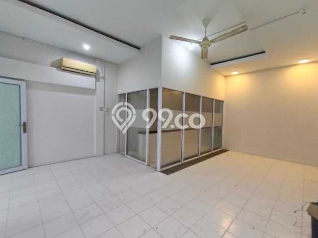 Ruko Dijual di Batam LT 92m2 & LB 180m2 Lokasi Terbaik! Ruko Dijual di Batam LT 92m2 & LB 180m2 Lokasi Terbaik!