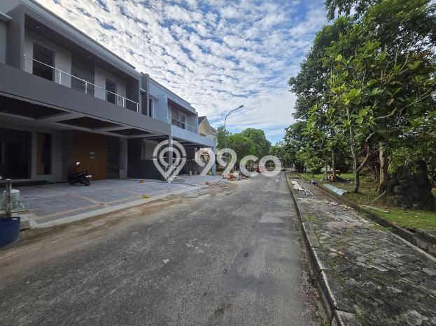 Rumah EXCLUSIVE! di Batam Centre, Batam, Luas 144m2m² LB 260m2m², BISA KPR Rumah EXCLUSIVE! di Batam Centre, Batam, Luas 144m2m² LB 260m2m², BISA KPR
