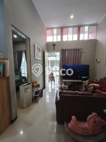 Rumah Modern 2 KT di Taman Kopo Indah Bandung Semi Furnished Rumah Modern 2 KT di Taman Kopo Indah Bandung Semi Furnished