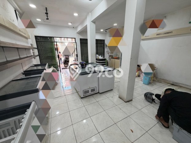Komersial Disewakan di Area Ramai Lengkong, Bandung Komersial Disewakan di Area Ramai Lengkong, Bandung