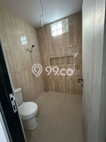 Dijual Rumah Luas Elegan Dengan View Eksklusif di Taman Kopo Indah, Bandung Dijual Rumah Luas Elegan Dengan View Eksklusif di Taman Kopo Indah, Bandung