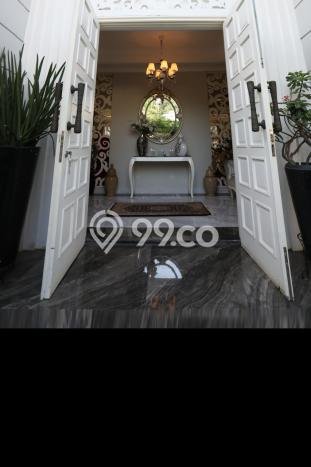 Ready to Use! Premium House LT 741m2 Desain Modern di Kemang Ready to Use! Premium House LT 741m2 Desain Modern di Kemang