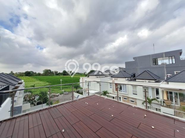 For Sale! Luxury House LT 200m2 Desain Elegan di Munggu For Sale! Luxury House LT 200m2 Desain Elegan di Munggu