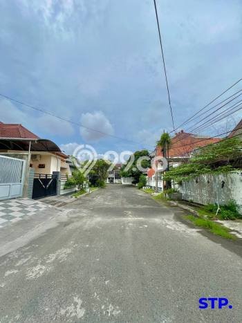 Rumah LT 120m² di Manyar, Surabaya - Lokasi Strategis Rumah LT 120m² di Manyar, Surabaya - Lokasi Strategis
