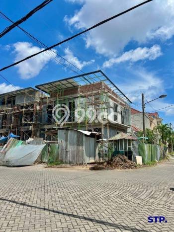 Hunian Mewah LB 262m2 Siap Huni Desain Elegan di Manyar, Surabaya Hunian Mewah LB 262m2 Siap Huni Desain Elegan di Manyar, Surabaya