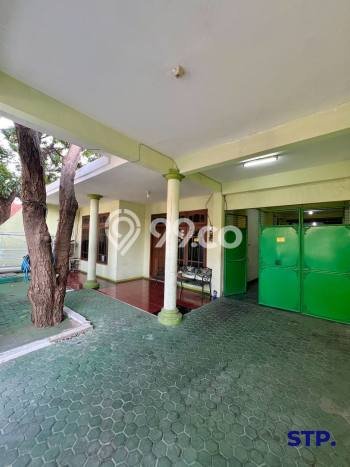 Rumah Strategis Modern Lb 350m2 di Rungkut, Surabaya Rumah Strategis Modern Lb 350m2 di Rungkut, Surabaya