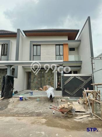 Rumah Mewah LB 210m2 Siap Pakai Desain Elegan di Pakuwon City, Surabaya Rumah Mewah LB 210m2 Siap Pakai Desain Elegan di Pakuwon City, Surabaya