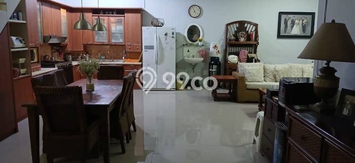 Dijual Hunian Rumah Terawat 3 Kamar di Manyar, Surabaya Dijual Hunian Rumah Terawat 3 Kamar di Manyar, Surabaya