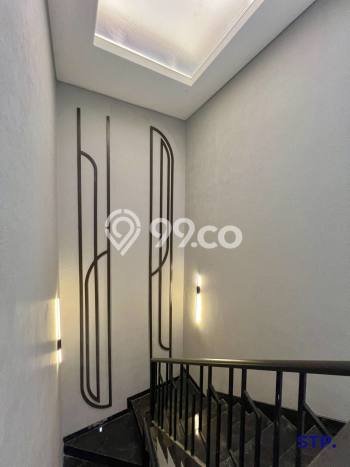Jual Rumah Luas Megah Dengan View Cantik di Manyar, Surabaya Jual Rumah Luas Megah Dengan View Cantik di Manyar, Surabaya