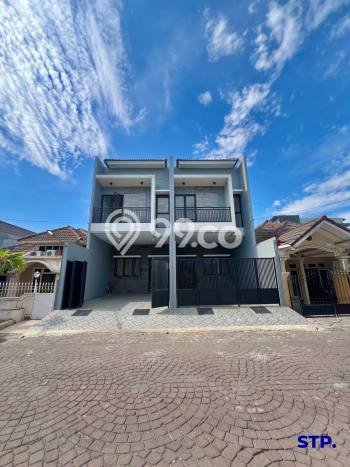 Kesempatan Investasi Rumah Terawat di Kawasan Rungkut, Surabaya Kesempatan Investasi Rumah Terawat di Kawasan Rungkut, Surabaya