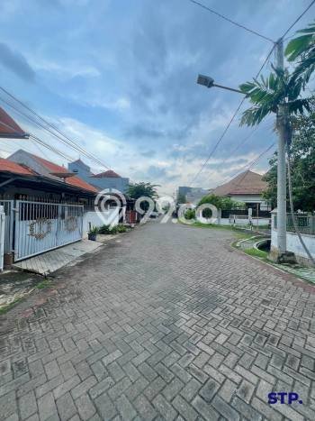 Rumah Elit Modern Tanpa Renovasi di Manyar Surabaya Rumah Elit Modern Tanpa Renovasi di Manyar Surabaya