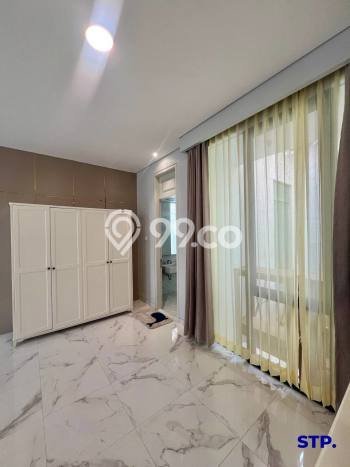 Jual Rumah Mewah Megah Dengan View Eksklusif di Pakuwon City, Surabaya Jual Rumah Mewah Megah Dengan View Eksklusif di Pakuwon City, Surabaya